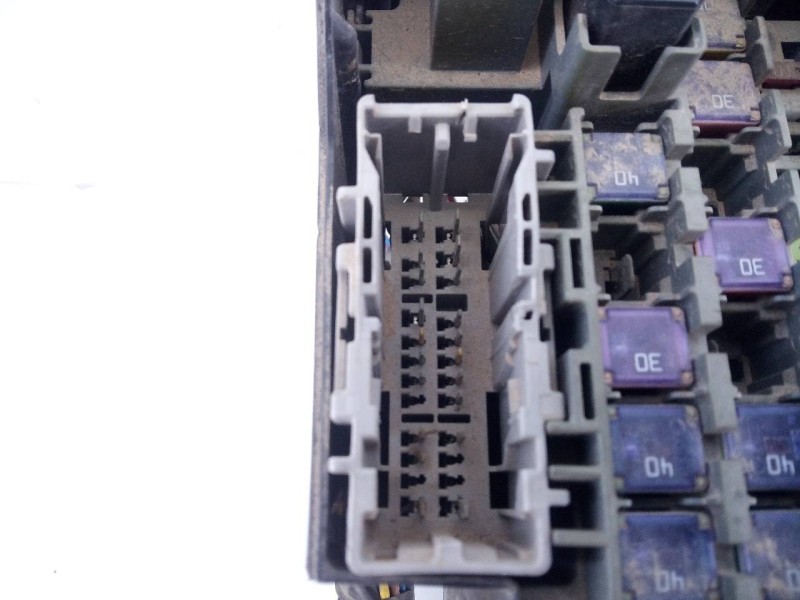 Recambio de caja reles / fusibles para mazda 6 kombi (gh) 2.0 style referencia OEM IAM 591940YA1  E3-B5-12-4