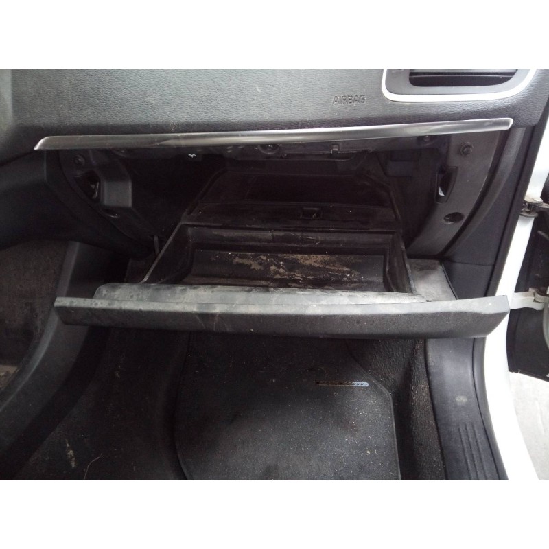 Recambio de guantera para volvo v40 momentum referencia OEM IAM   