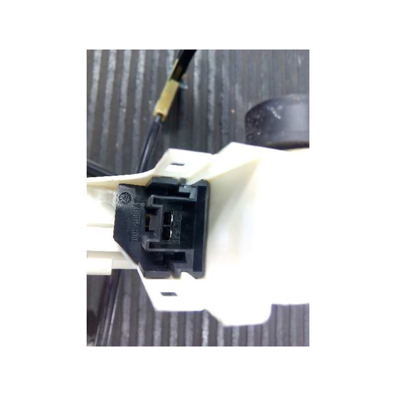 Recambio de elevalunas delantero derecho para audi a4 ber. (b8) e referencia OEM IAM 8K0837462  E1-B6-22-3