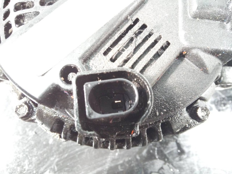 Recambio de alternador para mercedes-benz clase m (w164) 320 / 350 cdi (164.122) referencia OEM IAM 705000869 2543290A P3-B6-8-1