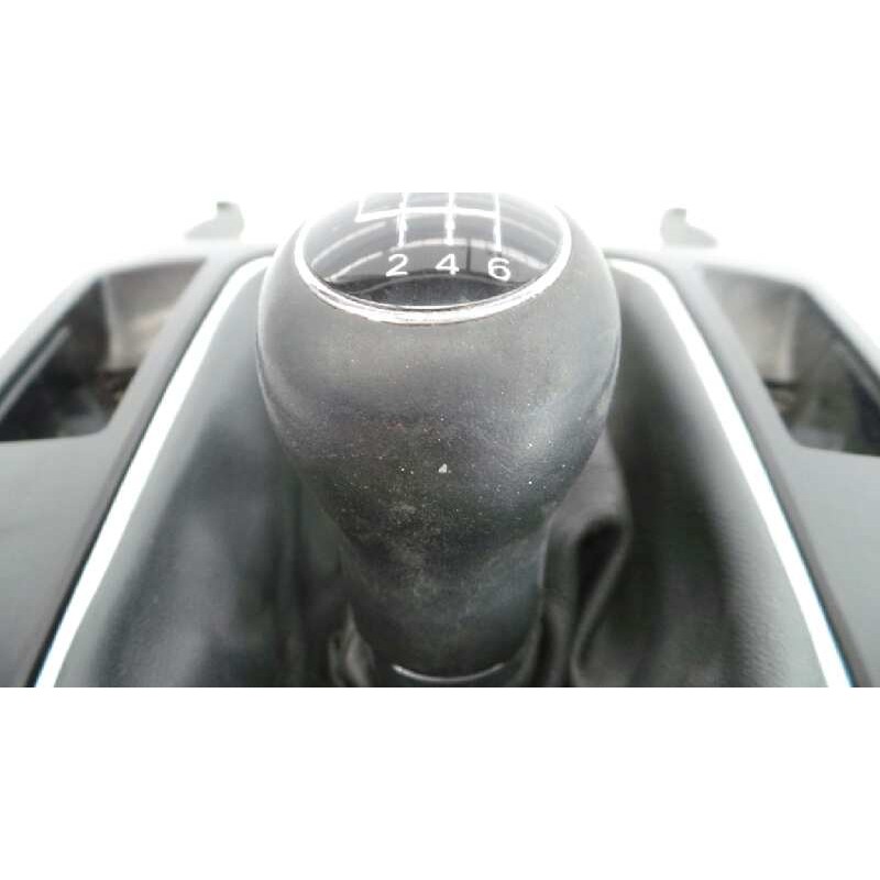 Recambio de consola central para audi a4 ber. (b8) e referencia OEM IAM   E1-B6-51-3