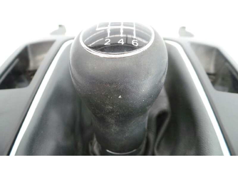 Recambio de consola central para audi a4 ber. (b8) e referencia OEM IAM   E1-B6-51-3