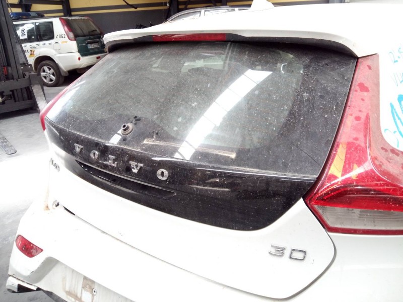 Recambio de porton trasero para volvo v40 momentum referencia OEM IAM   