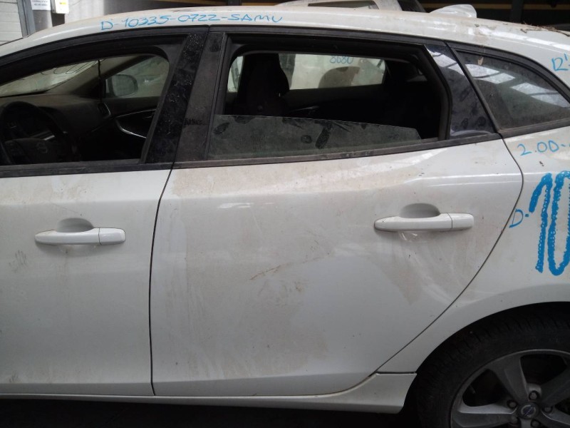 Recambio de puerta trasera izquierda para volvo v40 momentum referencia OEM IAM   