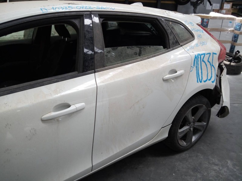 Recambio de puerta trasera izquierda para volvo v40 momentum referencia OEM IAM   