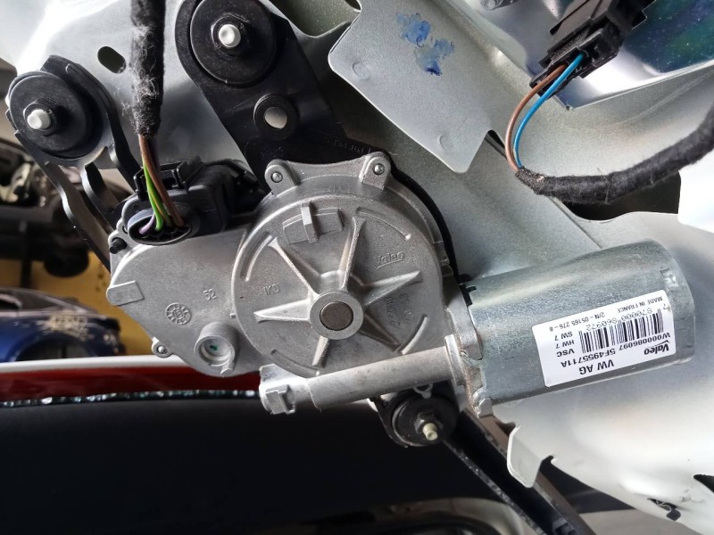 Recambio de motor limpia trasero para seat leon (5f1) style visio edition referencia OEM IAM 5F4955711A  