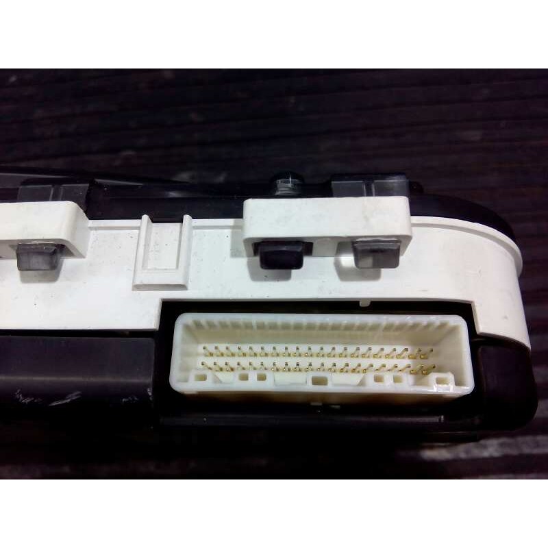 Recambio de cuadro instrumentos para toyota corolla verso (r1) 1.8 sol referencia OEM IAM 8380000F041A MB2574403872 E2-B4-16-1
