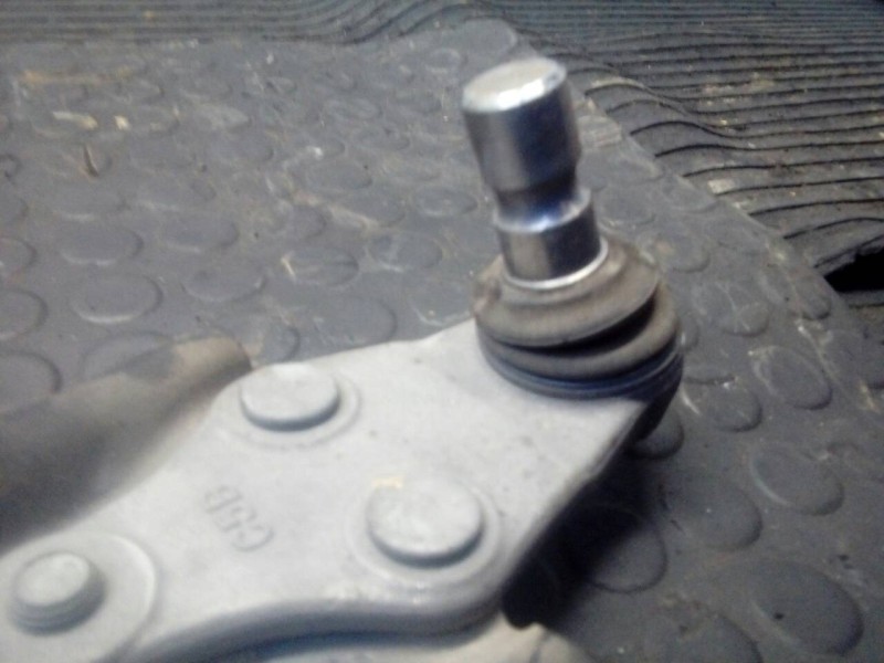 Recambio de brazo suspension inferior delantero izquierdo para hyundai santa fe style 4wd limited referencia OEM IAM   P1-A4-44