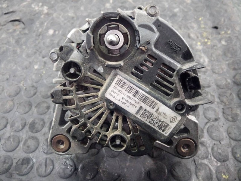 Recambio de alternador para renault clio iv dynamique referencia OEM IAM 2627732A 2116033018 P3-A4-19-5