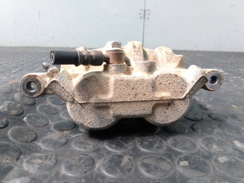 Recambio de pinza freno delantera derecha para mitsubishi montero (v60/v70) 3.2 di-d gls hunter (5-ptas.) referencia OEM IAM   P