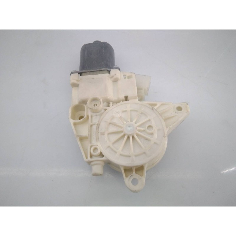 Recambio de motor elevalunas trasero derecho para mercedes-benz clase c (w204) berlina referencia OEM IAM A2048200642  E1-A2-11-