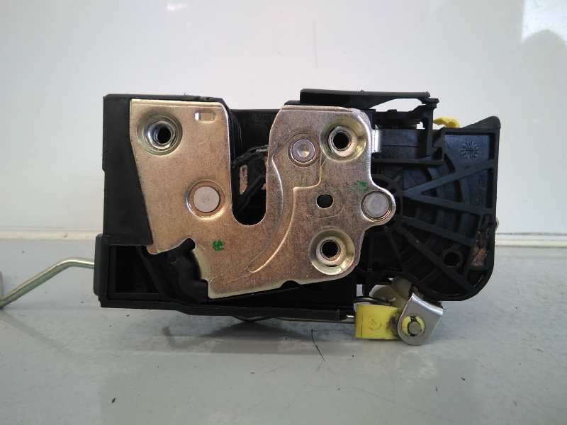 Recambio de cerradura puerta delantera izquierda para dacia sandero ambiance referencia OEM IAM 040517  E1-A1-8-3