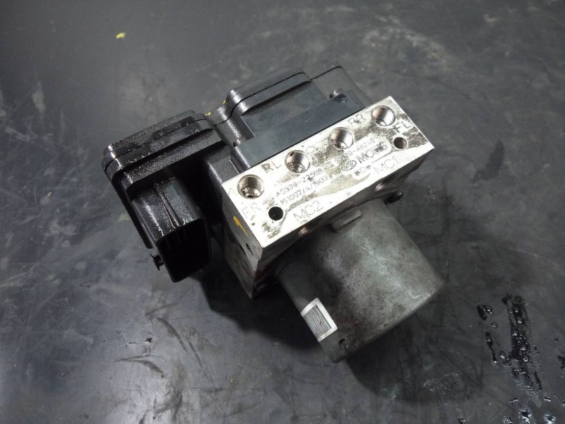 Recambio de abs para hyundai i30 (gd) trend referencia OEM IAM A658922500  P3-B9-17-1