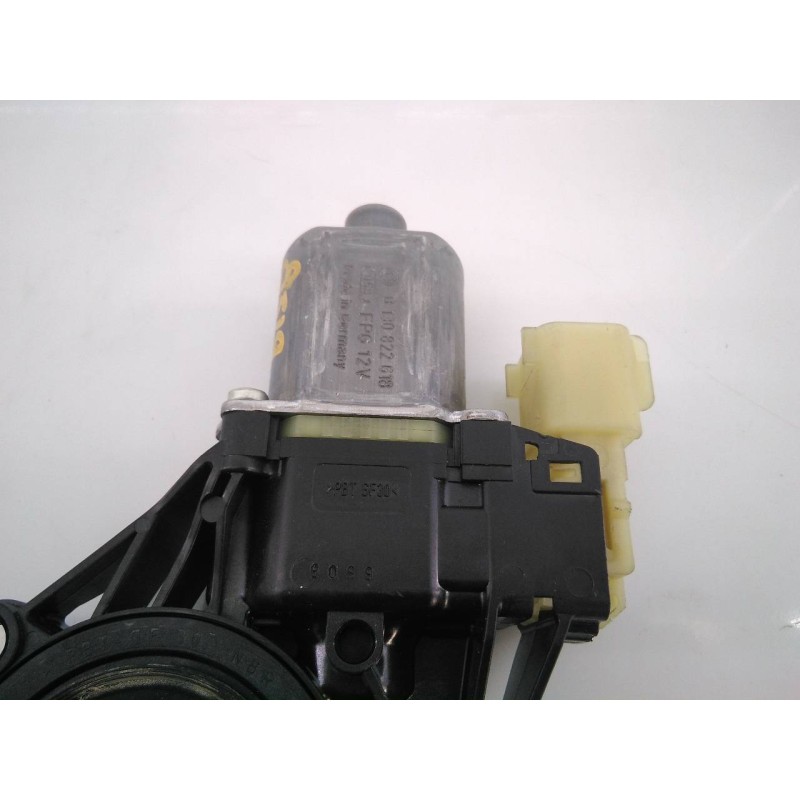 Recambio de motor elevalunas delantero izquierdo para ford fiesta (ccn) titanium referencia OEM IAM 8A6114A389B 0130822618 E2-B3