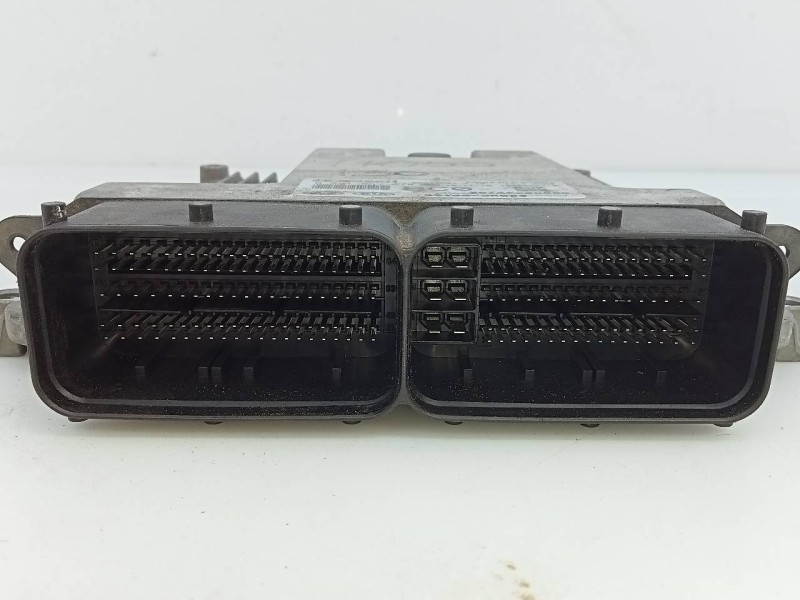 Recambio de centralita motor uce para hyundai i30 (gd) trend referencia OEM IAM 391402ABB0 0281031578 E3-A3-45-1