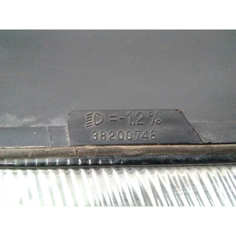 Recambio de faro derecho para renault master combi desde ´98 referencia OEM IAM 38200748  E1-A1-48-2