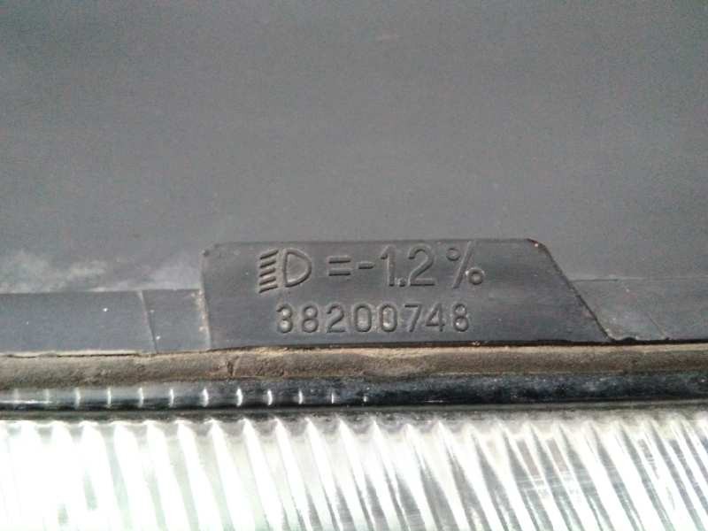 Recambio de faro derecho para renault master combi desde ´98 referencia OEM IAM 38200748  E1-A1-48-2