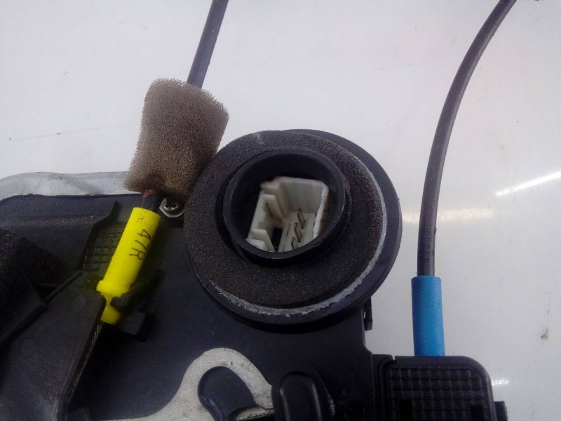 Recambio de cerradura puerta trasera izquierda para lexus is200 (ds2/is2) 250 v6 referencia OEM IAM 6906053040 A046693 E2-B4-25-