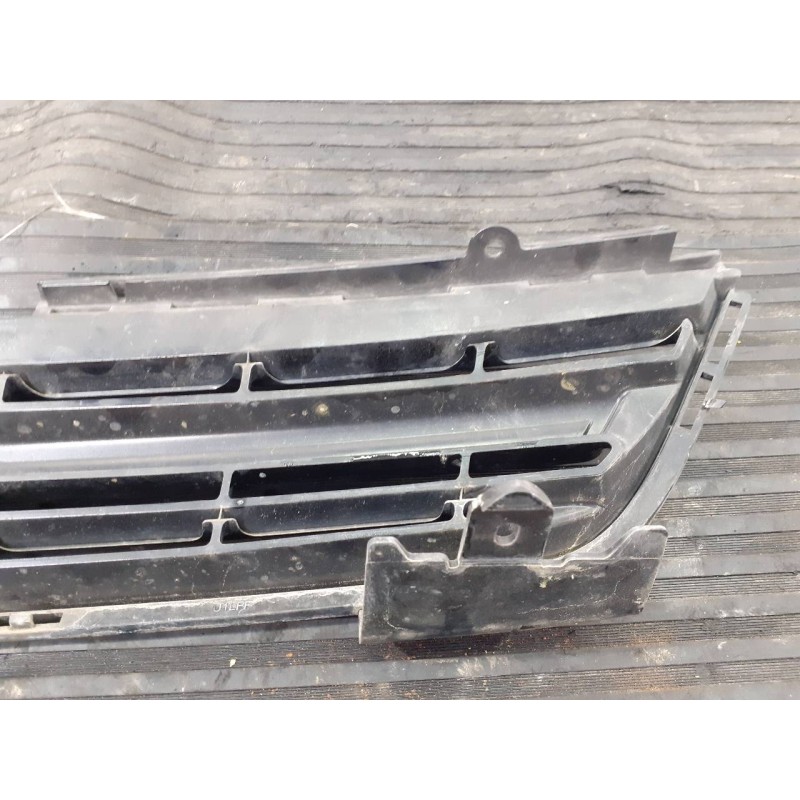 Recambio de rejilla delantera para ford s-max (ca1) titanium referencia OEM IAM AM21R8200A  P2-A2-23