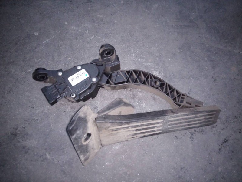 Recambio de pedal acelerador para hyundai i30 (gd) trend referencia OEM IAM 32700  