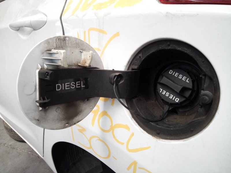 Recambio de tapa exterior combustible para hyundai i30 (gd) trend referencia OEM IAM   