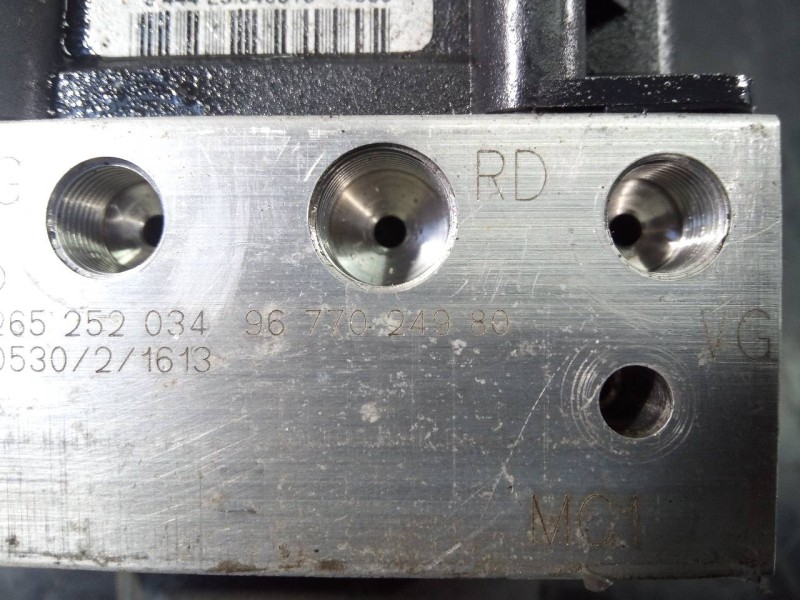 Recambio de abs para citroën c4 lim. collection referencia OEM IAM 0265252034 9677029480 P3-A8-28-4