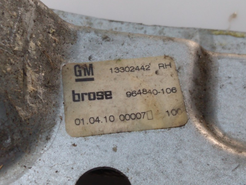 Recambio de elevalunas trasero derecho para opel insignia berlina cosmo referencia OEM IAM 13302442  E1-B3-32-2