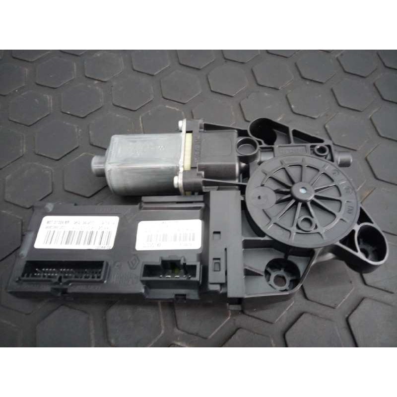 Recambio de motor elevalunas delantero izquierdo para renault megane iii berlina 5 p gt-style referencia OEM IAM 0130822470 8073