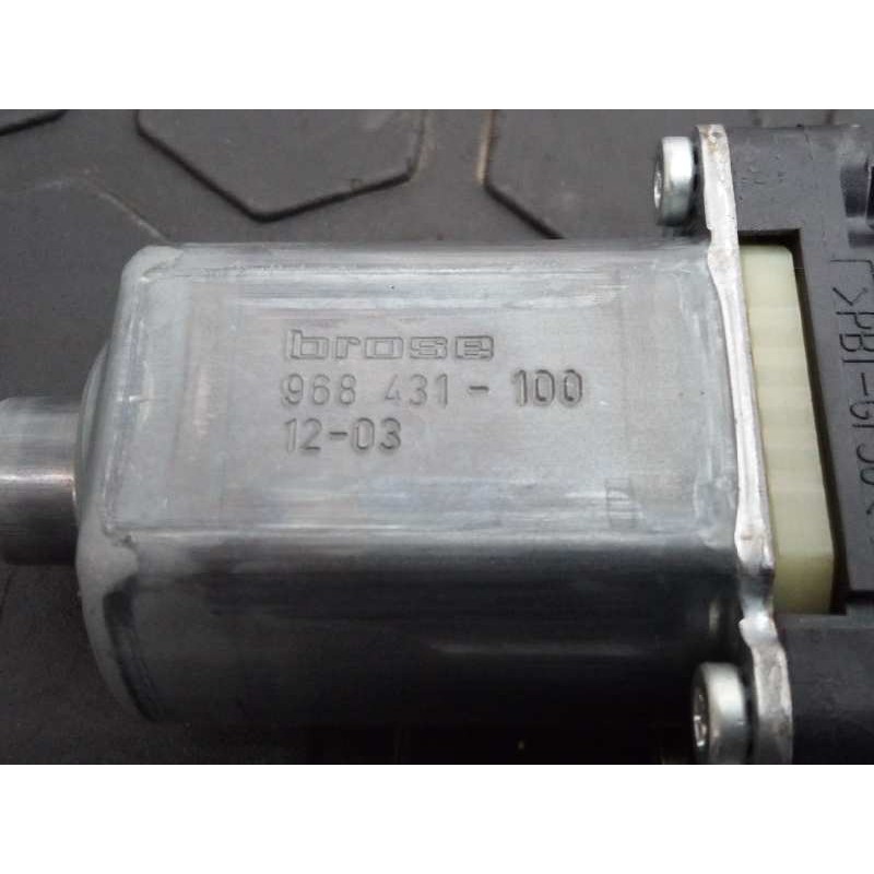Recambio de motor elevalunas delantero izquierdo para renault megane iii berlina 5 p gt-style referencia OEM IAM 0130822470 8073