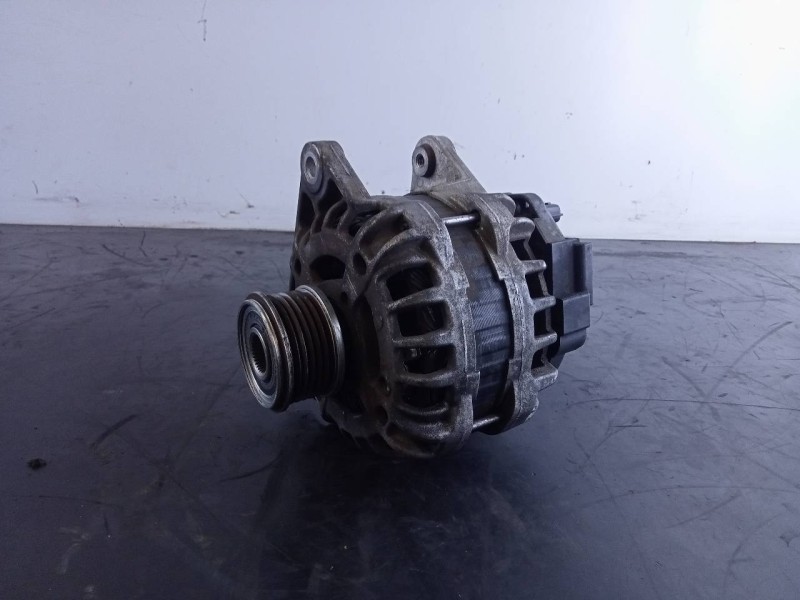Recambio de alternador para dacia lodgy laureate referencia OEM IAM 231005933R  P3-A5-12-3
