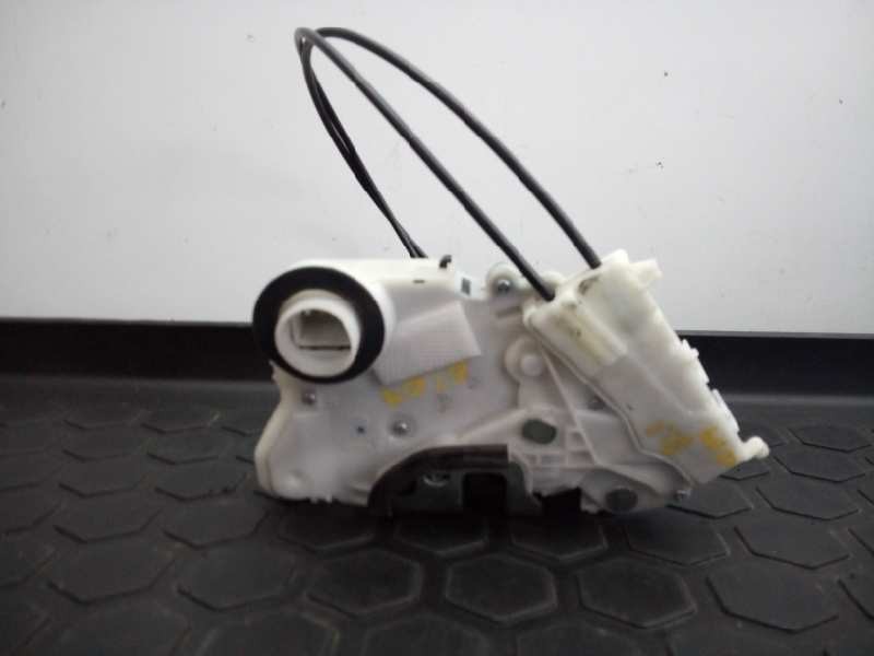 Recambio de cerradura puerta delantera izquierda para toyota yaris active referencia OEM IAM   E2-B4-53-1
