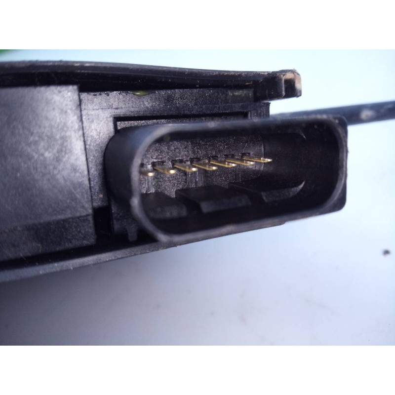 Recambio de cerradura puerta trasera izquierda para citroën c4 grand picasso feel edition referencia OEM IAM 9810311280  E1-A4-3