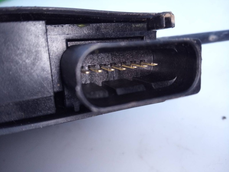 Recambio de cerradura puerta trasera izquierda para citroën c4 grand picasso feel edition referencia OEM IAM 9810311280  E1-A4-3