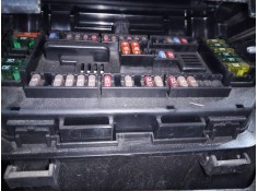 CAJA RELES / FUSIBLES 