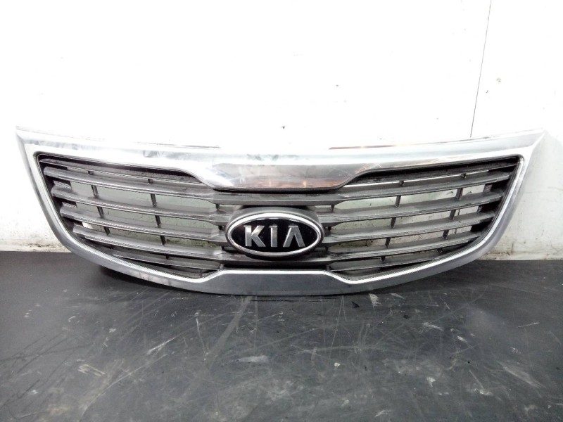 Recambio de rejilla delantera para kia sportage drive 4x2 referencia OEM IAM 863523W000  P2-A2-28