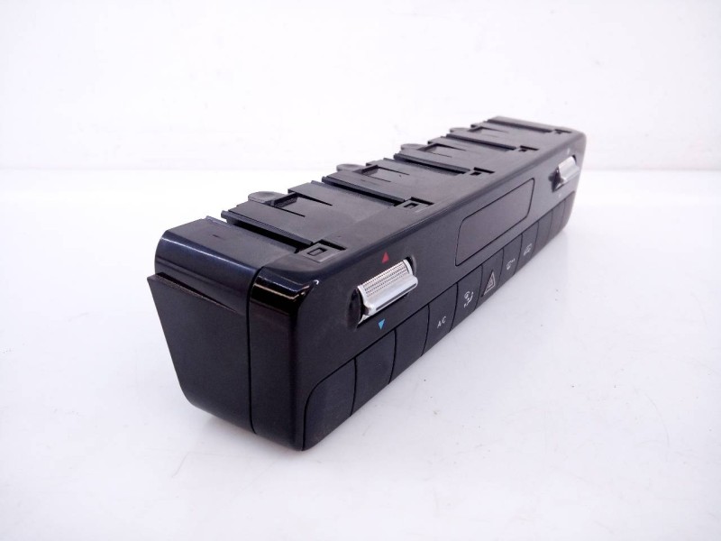 Recambio de mando climatizador para mercedes-benz sprinter iii furgón fwd 211/214 cdi fwd l2 (910.623) referencia OEM IAM A90790