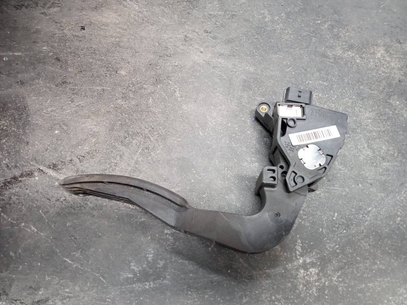 Recambio de pedal acelerador para dacia lodgy laureate referencia OEM IAM 180023122R  