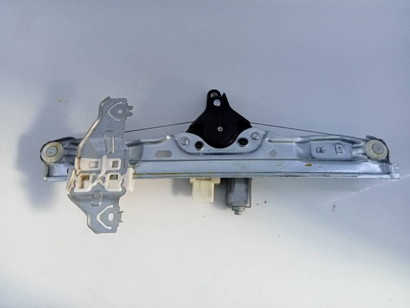 Recambio de elevalunas trasero izquierdo para renault kadjar intens referencia OEM IAM 827217622R  E1-A1-44-1