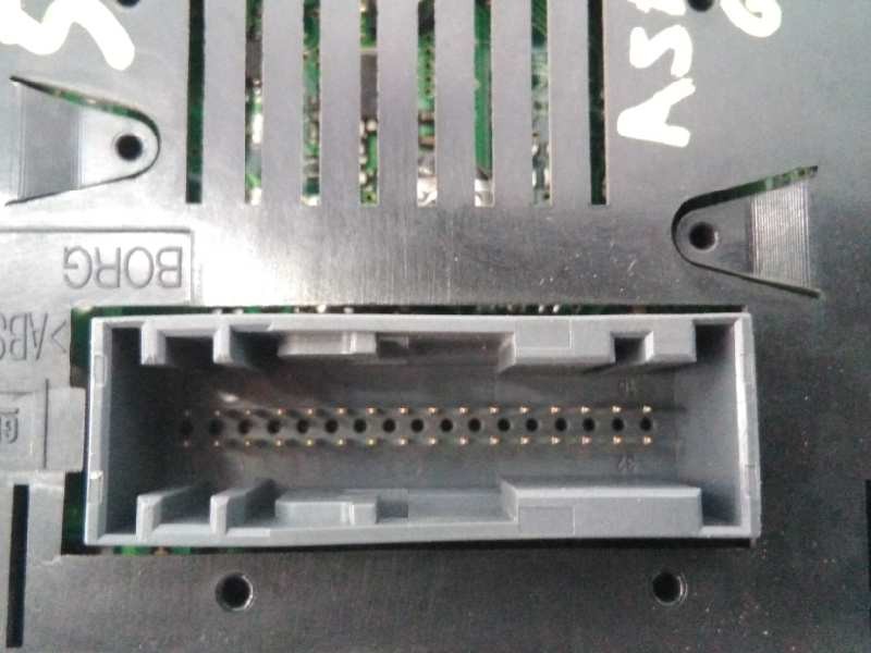 Recambio de pantalla multifuncion para opel astra gtc sport referencia OEM IAM 281154326 565412769 E3-A5-34-2