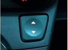 MANDO ELEVALUNAS DELANTERO DERECHO 