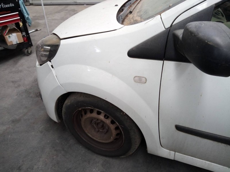 Recambio de aleta delantera izquierda para renault twingo authentique referencia OEM IAM   