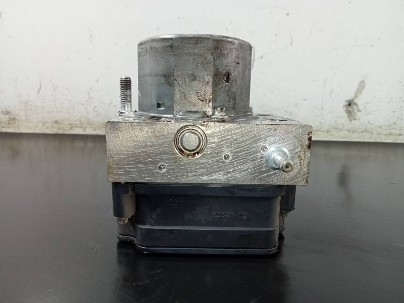 Recambio de abs para dacia duster ambiance 4x2 referencia OEM IAM 476608845R  P3-A8-29-5