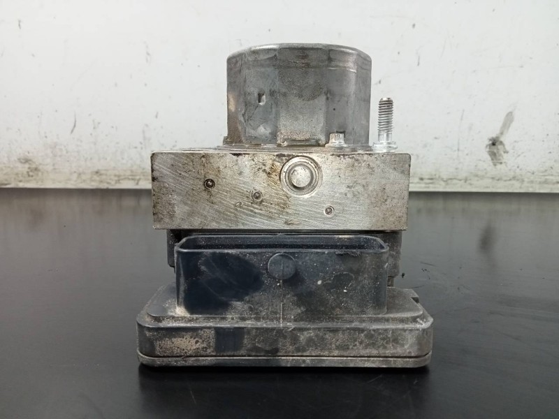 Recambio de abs para dacia duster ambiance 4x2 referencia OEM IAM 476608845R  P3-A8-29-5