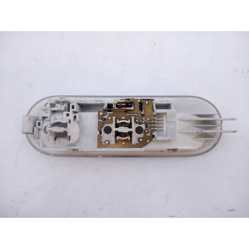 Recambio de luz interior para dacia dokker ambiance referencia OEM IAM 8200074362  E2-A1-34-3