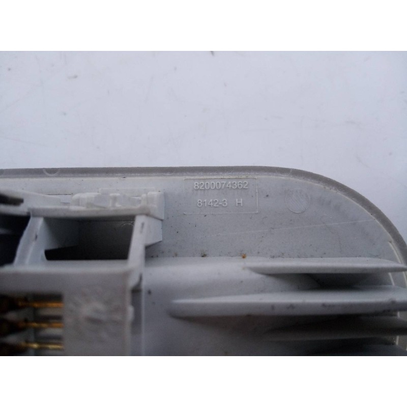 Recambio de luz interior para dacia dokker ambiance referencia OEM IAM 8200074362  E2-A1-34-3