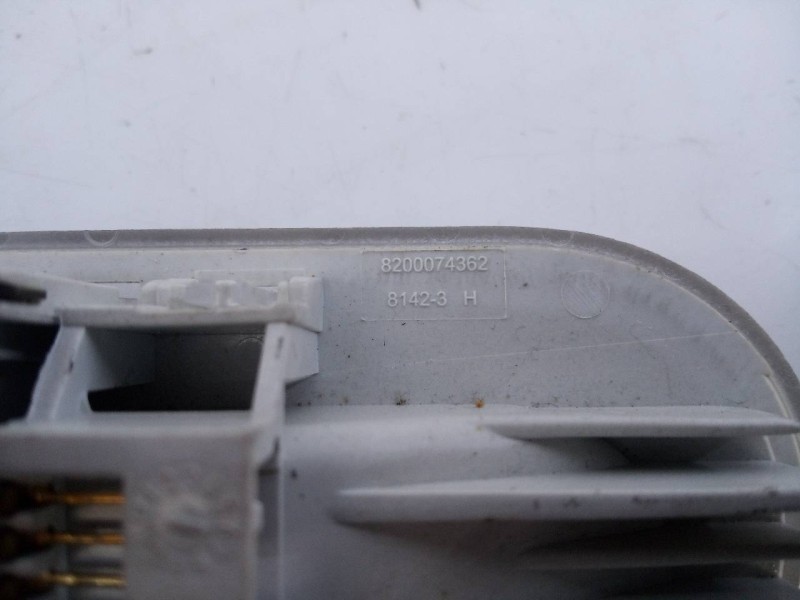 Recambio de luz interior para dacia dokker ambiance referencia OEM IAM 8200074362  E2-A1-34-3