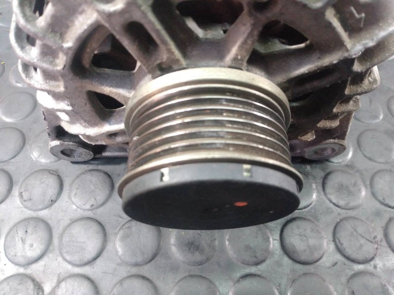 Recambio de alternador para citroën c-elysée feel referencia OEM IAM 9818677980 2713135A P3-B6-20-4