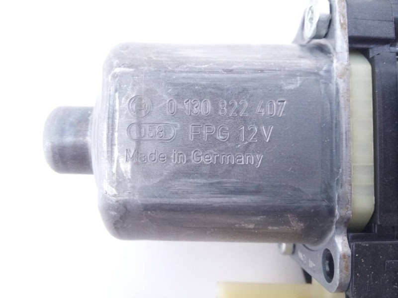 Recambio de motor elevalunas delantero derecho para ford fiesta (cb1) trend referencia OEM IAM 0130822407  E3-B3-26-1