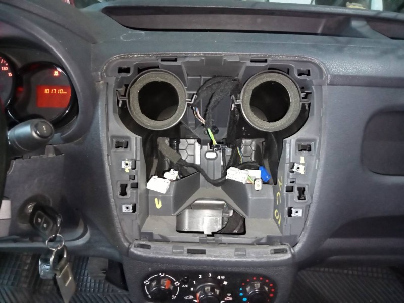 Recambio de salpicadero para dacia dokker ambiance referencia OEM IAM   