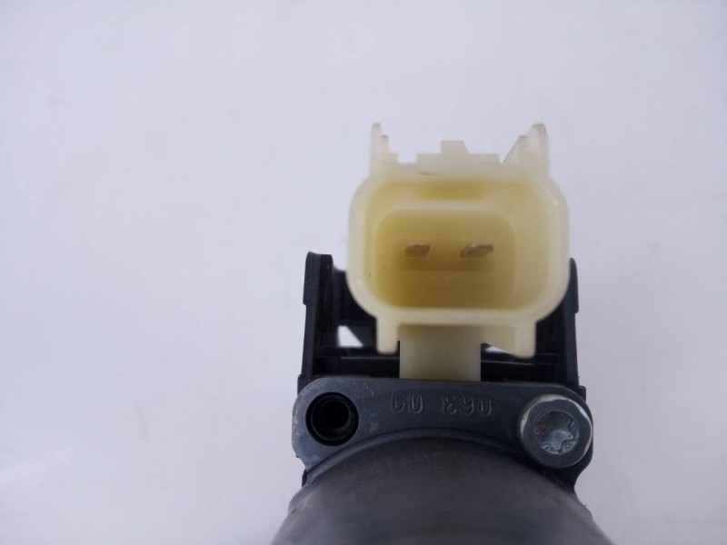 Recambio de motor elevalunas delantero derecho para ford fiesta (cb1) trend referencia OEM IAM 0130822407  E3-B3-26-1